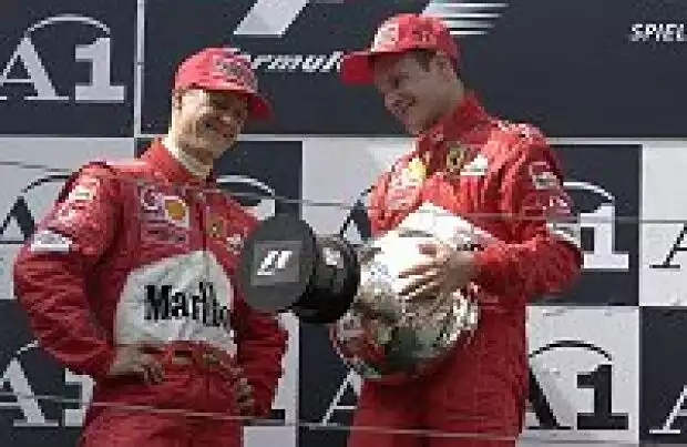 Michael Schumacher und Rubens Barrichello auf dem Podium Titel-Bild zur News: Michael Schumacher und Rubens Barrichello auf dem Podium