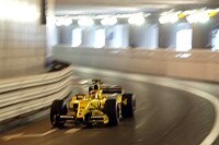 Takuma Sato in seinem EJ 12 im Tunnel von Monaco