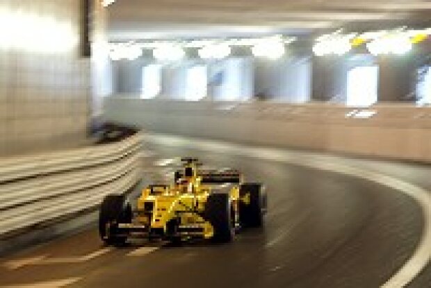 Titel-Bild zur News: Takuma Sato in seinem EJ 12 im Tunnel von Monaco