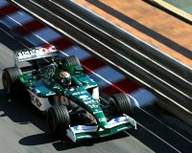Titel-Bild zur News: Eddie Irvine (Jaguar Racing)