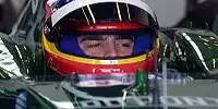 Fernando Alonso im Cockpit des Jaguar R3 bei den Testfahrten in Silverstone