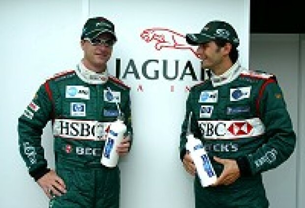 Titel-Bild zur News: Eddie Irvine und Pedro de la Rosa (Jaguar Racing)
