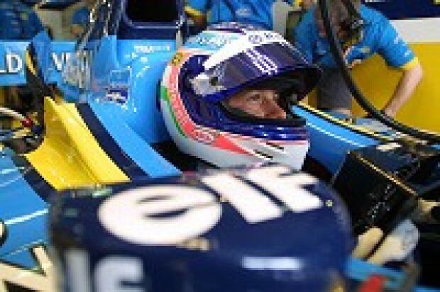 Titel-Bild zur News: Jarno Trulli im R202 in der Box