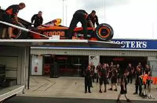 Arrows A23 Titel-Bild zur News: Arrows A23