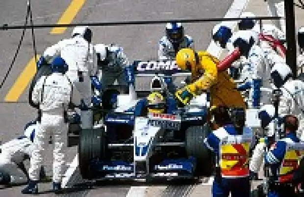 Titel-Bild zur News: Ralf Schumacher beim Boxenstopp