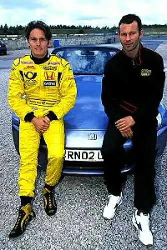 Giancarlo Fisichella (Jordan-Honda) und Ryan Giggs (Manchester United) Titel-Bild zur News: Giancarlo Fisichella (Jordan-Honda) und Ryan Giggs (Manchester United)