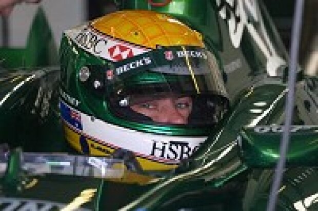 Titel-Bild zur News: James Courtney beim Test für Jaguar Racing
