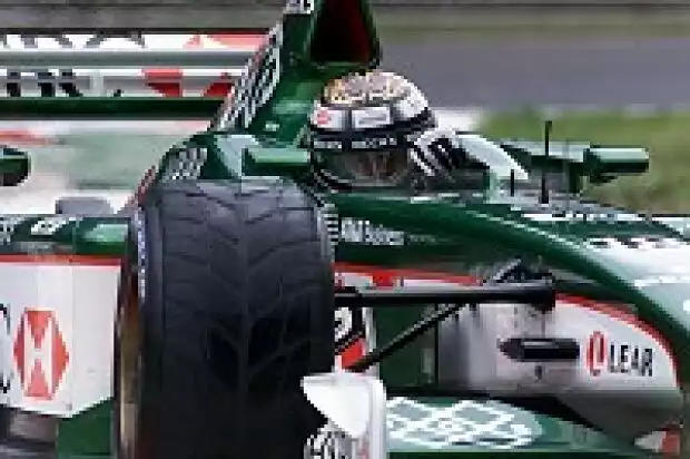 Eddie Irvine (Jaguar Racing) Titel-Bild zur News: Eddie Irvine (Jaguar Racing)