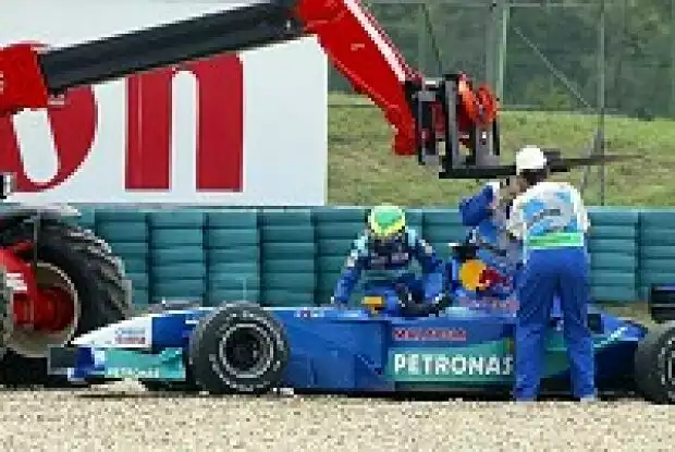 Felipe Massa steigt aus seinem Boliden aus Titel-Bild zur News: Felipe Massa steigt aus seinem Boliden aus