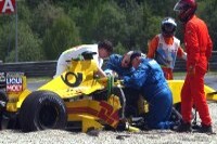 Takuma Sato wird von den FIA-Ärzten betreut