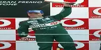 Eddie Irvine (Jaguar Racing) auf dem Podium in Monza