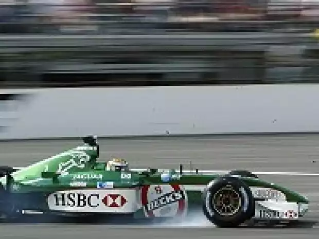 Eddie Irvine (Jaguar Racing) Titel-Bild zur News: Eddie Irvine (Jaguar Racing)