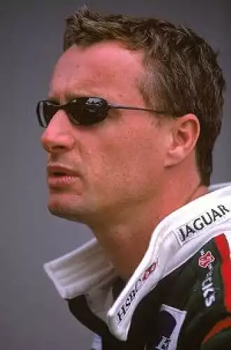 Eddie Irvine (Jaguar Racing) Titel-Bild zur News: Eddie Irvine (Jaguar Racing)