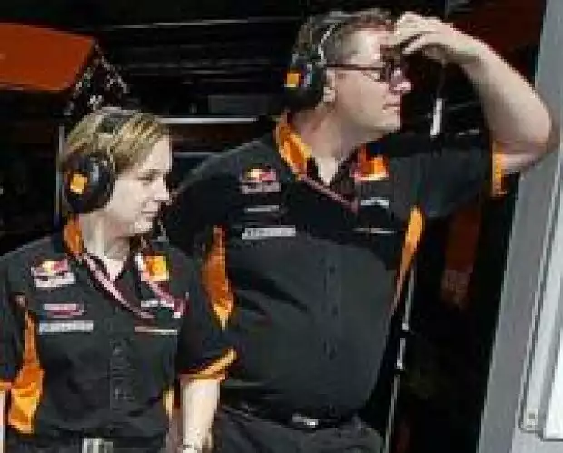 Arrows-Mechaniker Titel-Bild zur News: Arrows-Mechaniker