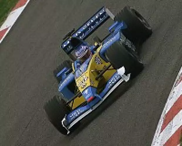 Jarno Trulli im Renault R202 Titel-Bild zur News: Jarno Trulli im Renault R202
