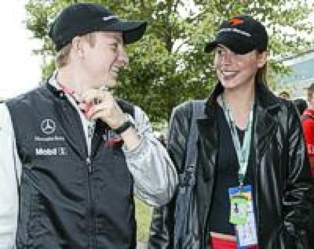 Titel-Bild zur News: Kimi Räikkönen und seine Freundin