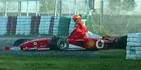 Bild zum Inhalt: Schumacher landet in erster Runde in den Reifenstapeln