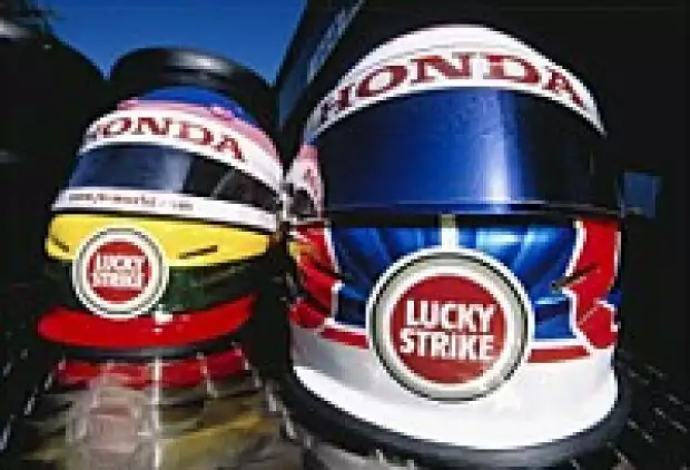 Helme von Button und Villeneuve Titel-Bild zur News: Helme von Button und Villeneuve