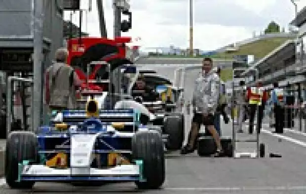 Boxengasse am A1-Ring Titel-Bild zur News: Boxengasse am A1-Ring