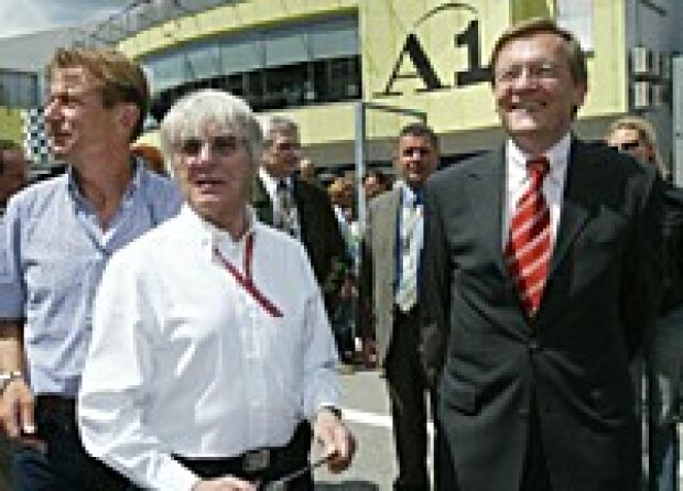 Titel-Bild zur News: Ecclestone und Bundeskanzler Schüssel