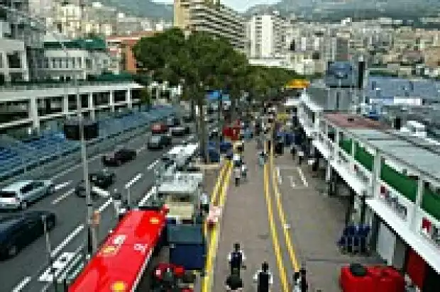 Boxengasse in Monaco Titel-Bild zur News: Boxengasse in Monaco