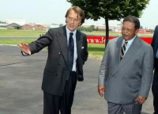 Luca di Montezemolo und König Yang di-Pertuan Agong XII Titel-Bild zur News: Luca di Montezemolo und König Yang di-Pertuan Agong XII