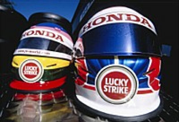 Titel-Bild zur News: Helme von Button und Villeneuve
