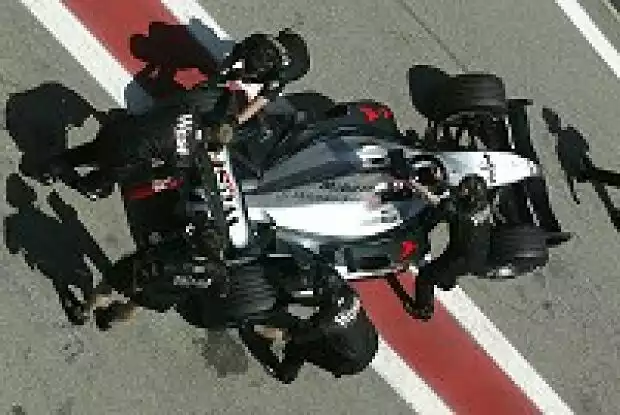 McLaren-Mercedes MP4-18 Titel-Bild zur News: McLaren-Mercedes MP4-18