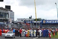 Startaufstellung in Silverstone 2002
