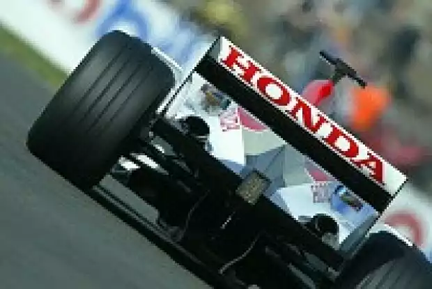 Jacques Villeneuve im BAR005 Titel-Bild zur News: Jacques Villeneuve im BAR005