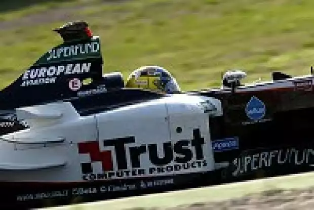 Nicolas Kiesa im Minardi PS03 Titel-Bild zur News: Nicolas Kiesa im Minardi PS03