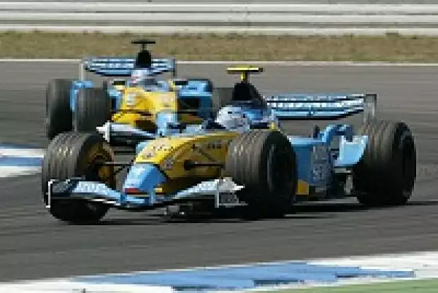 Jarno Trulli vor Fernando Alonso Titel-Bild zur News: Jarno Trulli vor Fernando Alonso