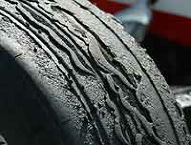 Titel-Bild zur News: Michelin-Reifen nach dem Rennen