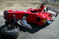 Der F2003-GA von Barrichello nach dem Unfall in Ungarn