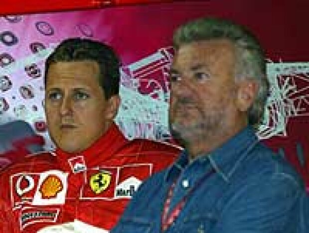 Titel-Bild zur News: Michael Schumacher und Manager Willi Weber