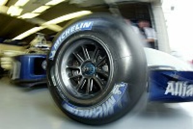 Titel-Bild zur News: Michelin-Vorderreifen am FW25