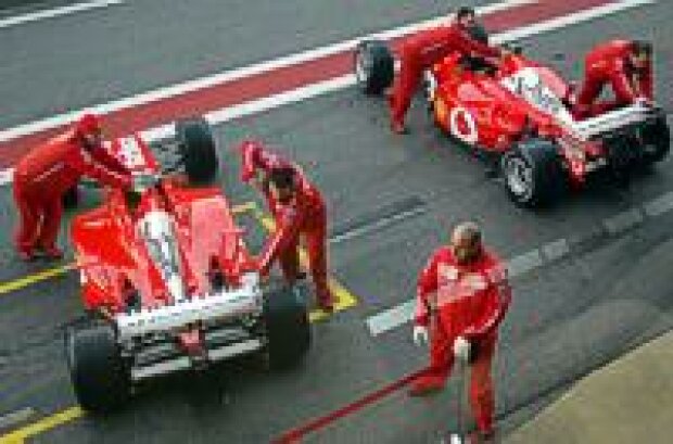 Titel-Bild zur News: Ferrari-Mechaniker