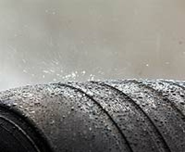 Titel-Bild zur News: Michelin-Reifen im Regen