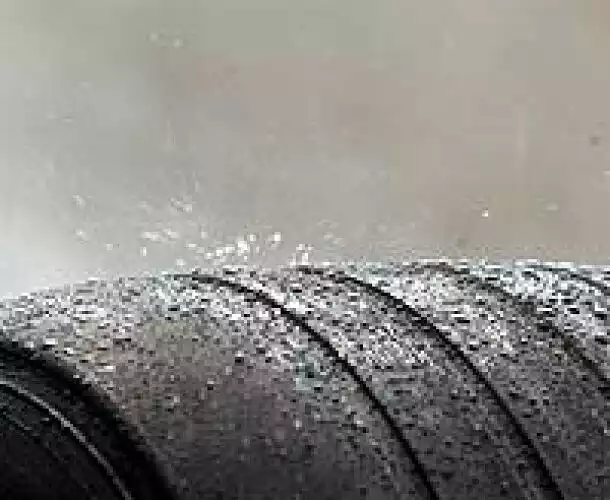 Michelin-Reifen im Regen Titel-Bild zur News: Michelin-Reifen im Regen