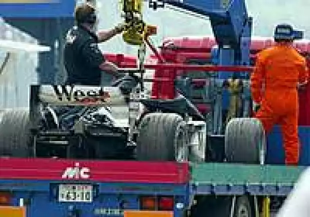 Unfallauto von Kimi Räikkönen Titel-Bild zur News: Unfallauto von Kimi Räikkönen