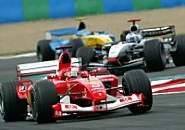Schumacher, Coulthard und ein Renault Titel-Bild zur News: Schumacher, Coulthard und ein Renault