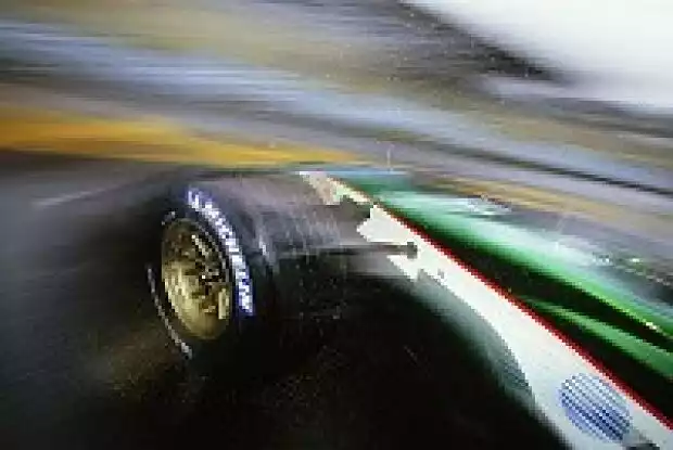 Jaguar R4 Titel-Bild zur News: Jaguar R4