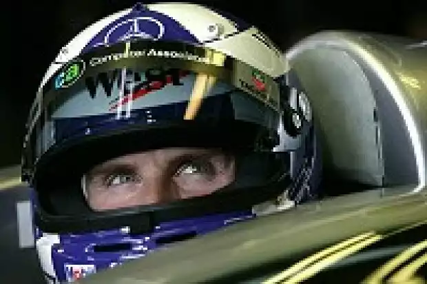 David Coulthard im Cockpit seines Silberpfeils Titel-Bild zur News: David Coulthard im Cockpit seines Silberpfeils