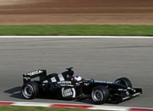Titel-Bild zur News: Jenson Button (BAR-Honda) im Konzeptauto für 2004