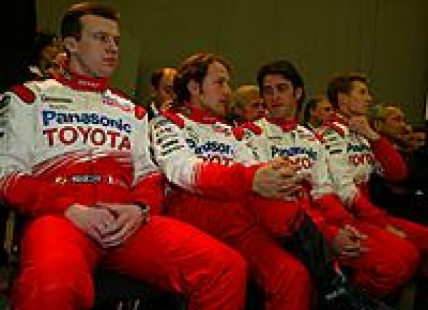 Titel-Bild zur News: Die Toyota-Fahrer Oliver Panis, Cristiano da Matta, Ricardo Zonta und Ryan Briscoe