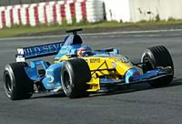 Fernando Alonso (Renault) im R24 Titel-Bild zur News: Fernando Alonso (Renault) im R24