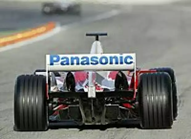 Titel-Bild zur News: Toyota TF104