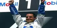 Juan-Pablo Montoya (BMW-Williams) jubelt auf dem Podium