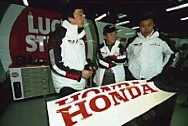 Honda-Ingenieure Titel-Bild zur News: Honda-Ingenieure