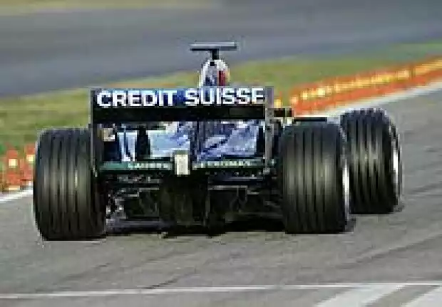 Saubers C23 aus der Heckperspektive Titel-Bild zur News: Saubers C23 aus der Heckperspektive